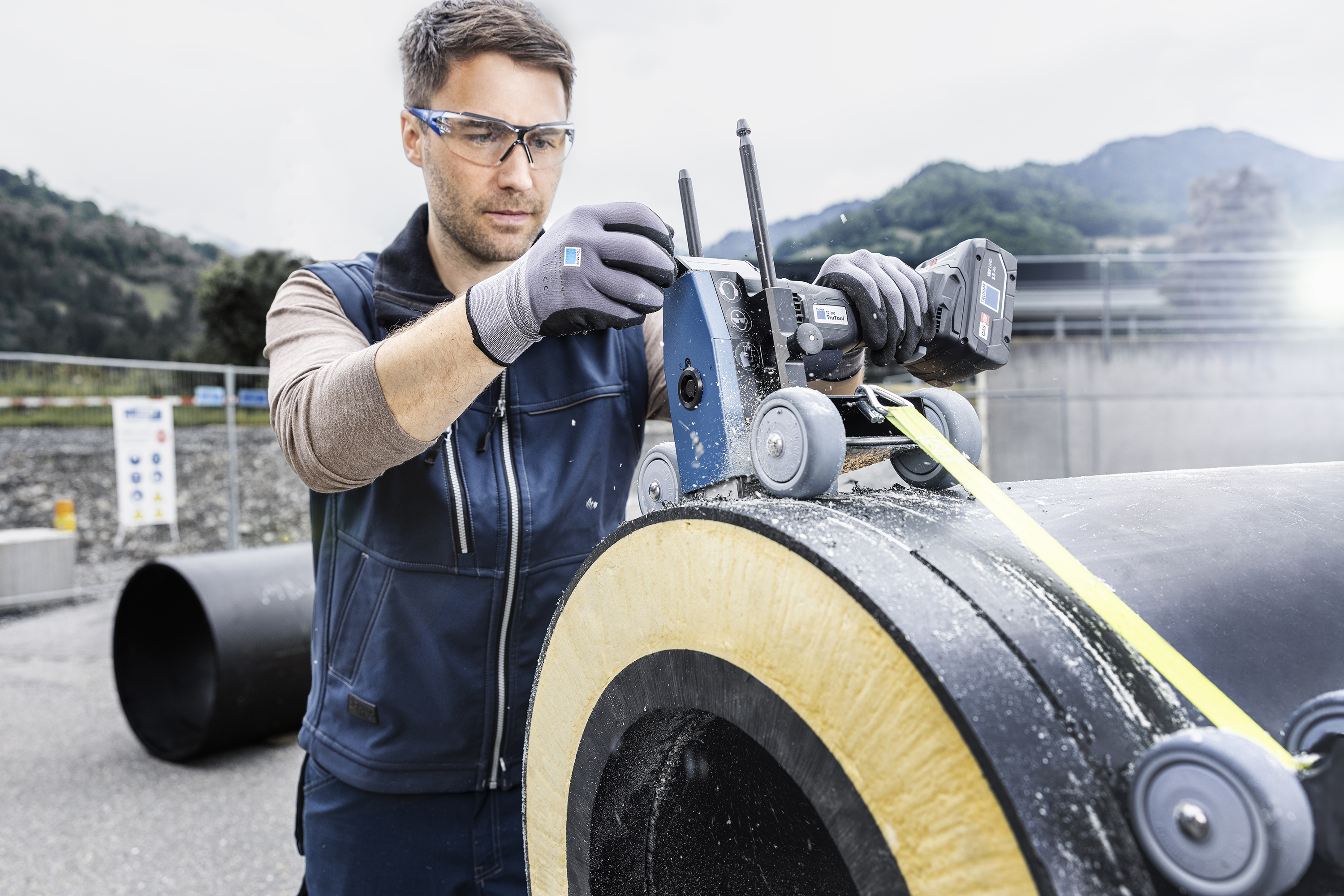 SCIE à TUBE TRUMPF TruTool TC 200 – Révolutionner la découpe de tuyaux en plastique dans les applications industrielles